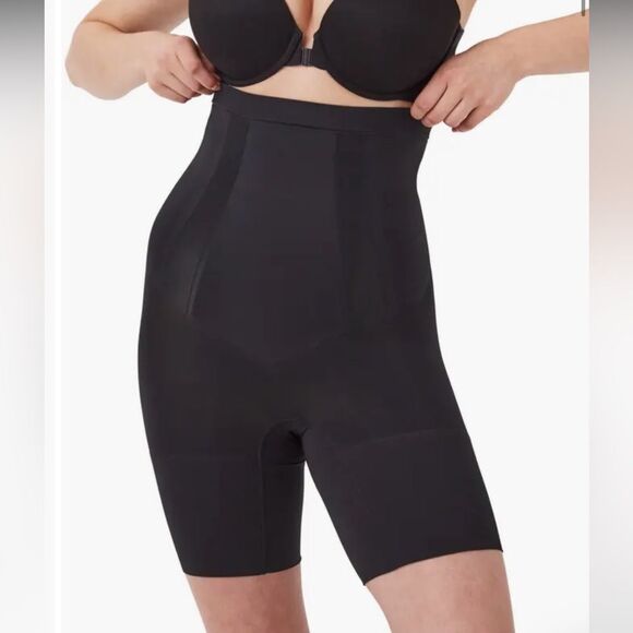 SPANXsculpt OnCore High Waist MidThigh Shorts - Picture 6 of 6